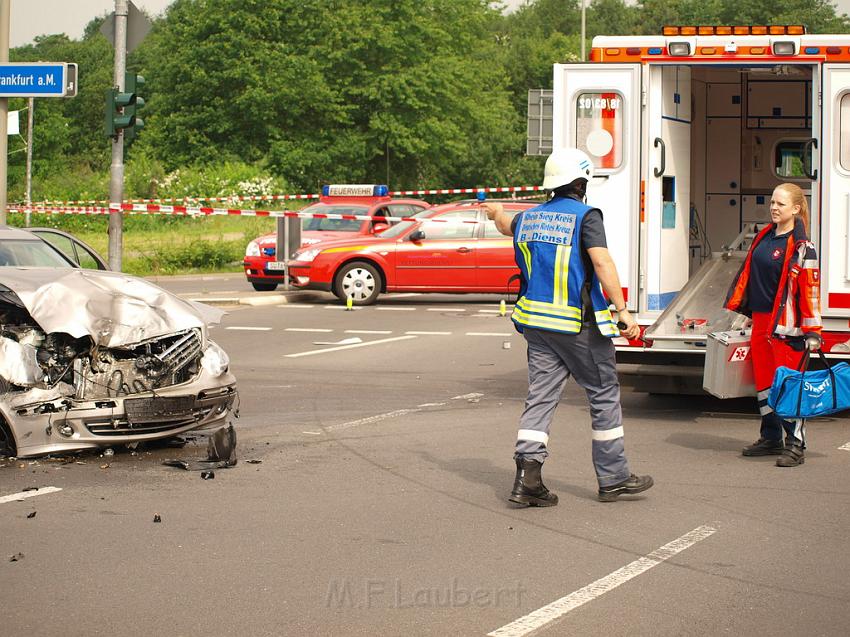 Schwerer Unfall mit Reisebus Lohmar Donrather Dreieck P097.JPG